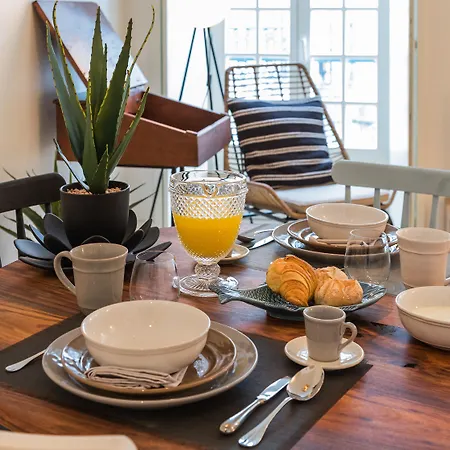 Almaria - Edificio Officina Real