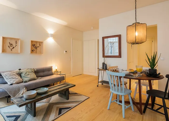 Almaria - Edificio Officina Real 4*