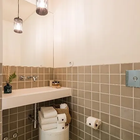 Almaria - Edificio Officina Real 4*