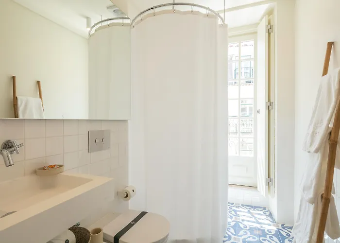 Almaria - Edificio Officina Real Hotel Lisbon