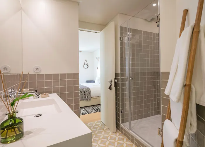 Almaria - Edificio Officina Real Hotel 4*