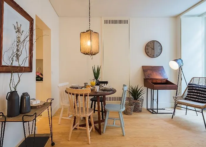 Almaria - Edificio Officina Real Lisbon