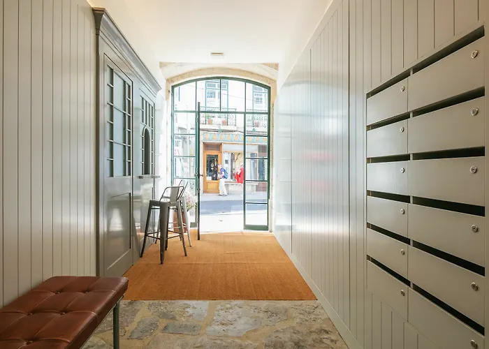 Almaria - Edificio Officina Real Hotel Lisbon