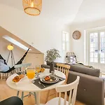 Almaria - Edificio Officina Real Hotell 4*