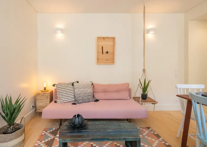 Almaria - Edificio Officina Real Szálloda