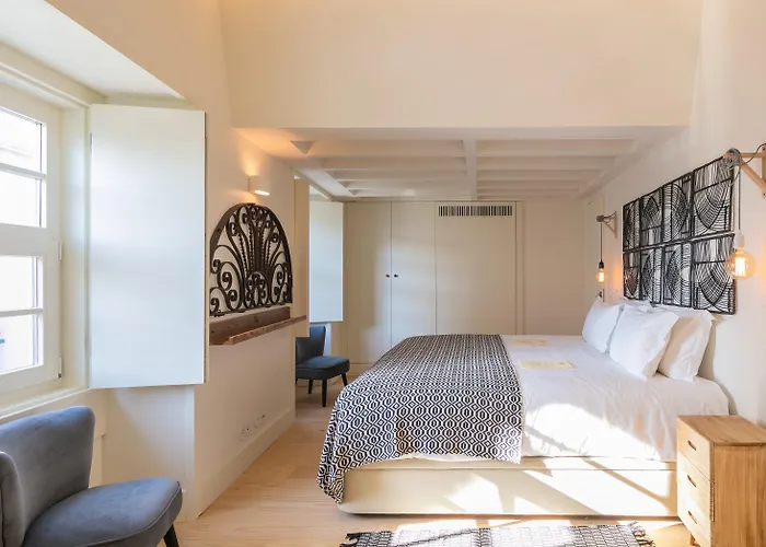 Almaria - Edificio Officina Real Szálloda