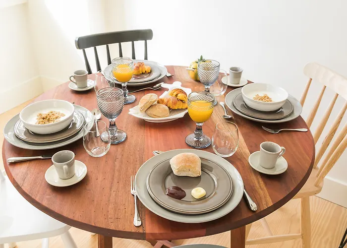 Almaria - Edificio Officina Real Szálloda